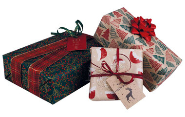 Drei Geschenke in unterschiedlichsten Geschenkpapieren