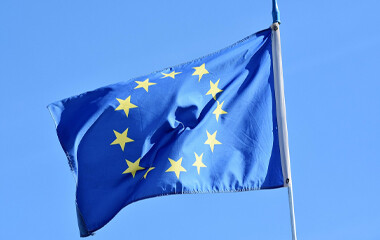 EU-Fahne die im Wind weht